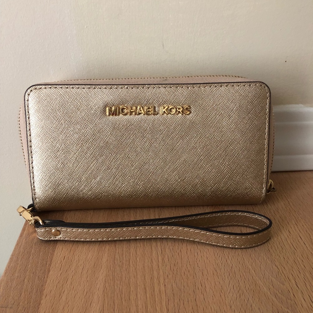 Michael Kors Leather Continental Wristlet Gold